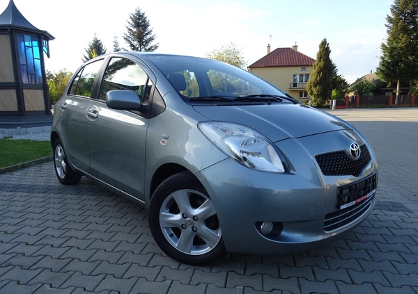 Toyota Yaris cena 22900 przebieg: 175000, rok produkcji 2008 z Gdańsk małe 631